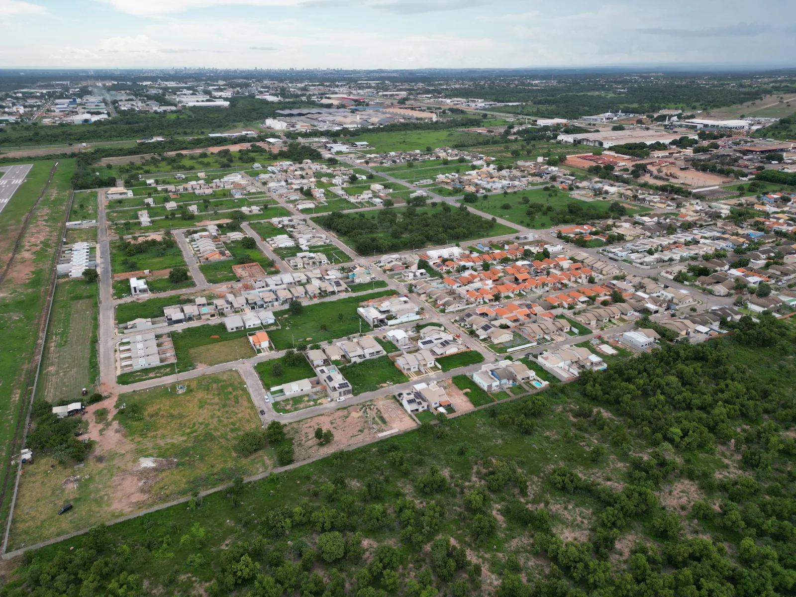 Vista aérea ampla